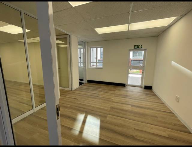 376M² OFFICE TO LET IN BRYANSTON